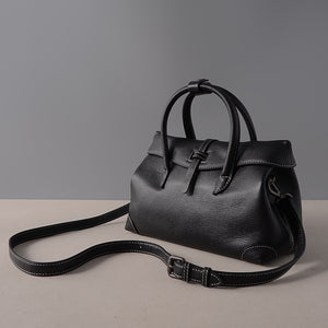 Trendy classic commuter handbag